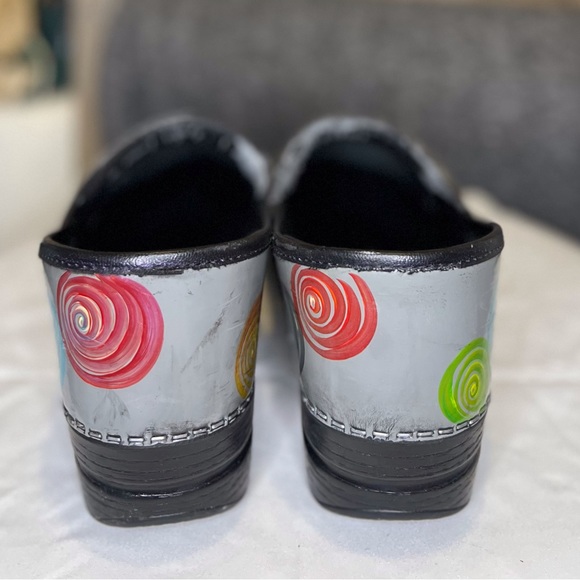 Dansko nursing clogs - Picture 8 of 10